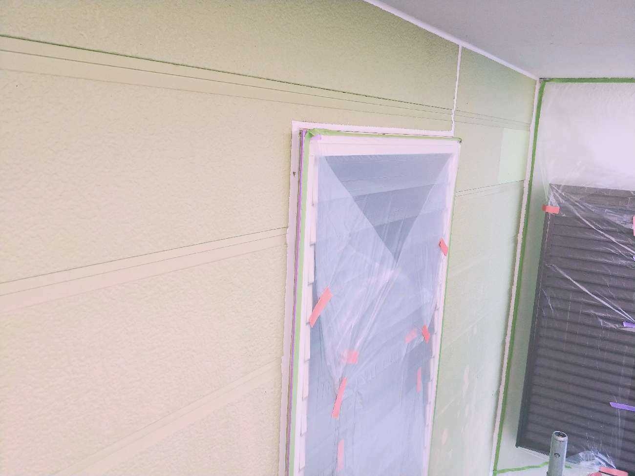 窓枠のシーリング補填後